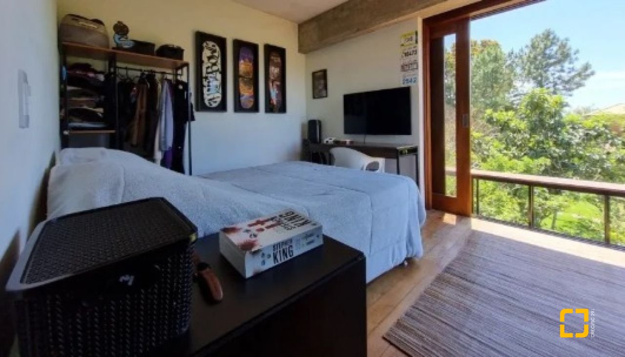 Casa com 362m², 3 quartos (sendo 1 suíte), 2 garagens, no bairro Novo Campeche em Florianópolis