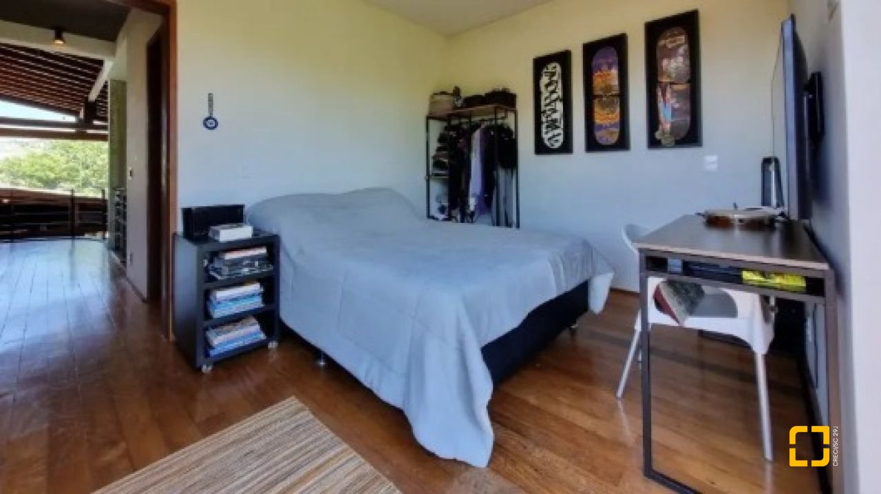 Casa com 362m², 3 quartos (sendo 1 suíte), 2 garagens, no bairro Novo Campeche em Florianópolis