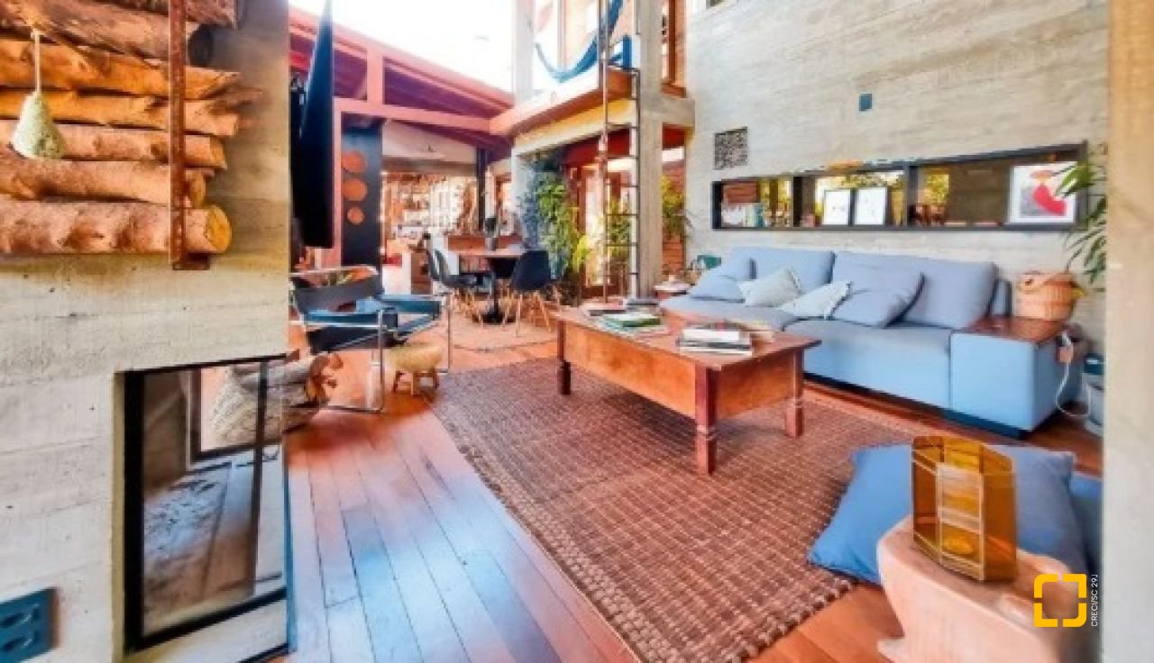 Casa com 362m², 3 quartos (sendo 1 suíte), 2 garagens, no bairro Novo Campeche em Florianópolis