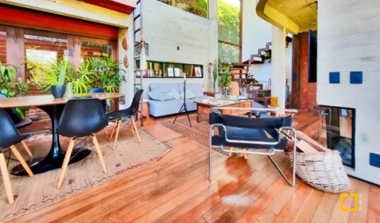 Casa com 362m², 3 quartos (sendo 1 suíte), 2 garagens, no bairro Novo Campeche em Florianópolis