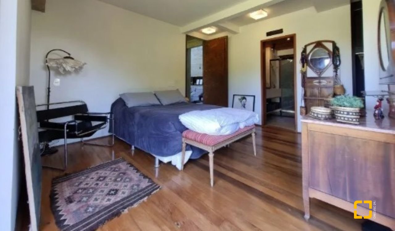 Casa com 362m², 3 quartos (sendo 1 suíte), 2 garagens, no bairro Novo Campeche em Florianópolis