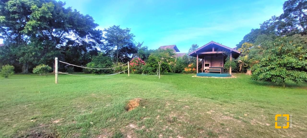 Casa com 362m², 3 quartos (sendo 1 suíte), 2 garagens, no bairro Novo Campeche em Florianópolis
