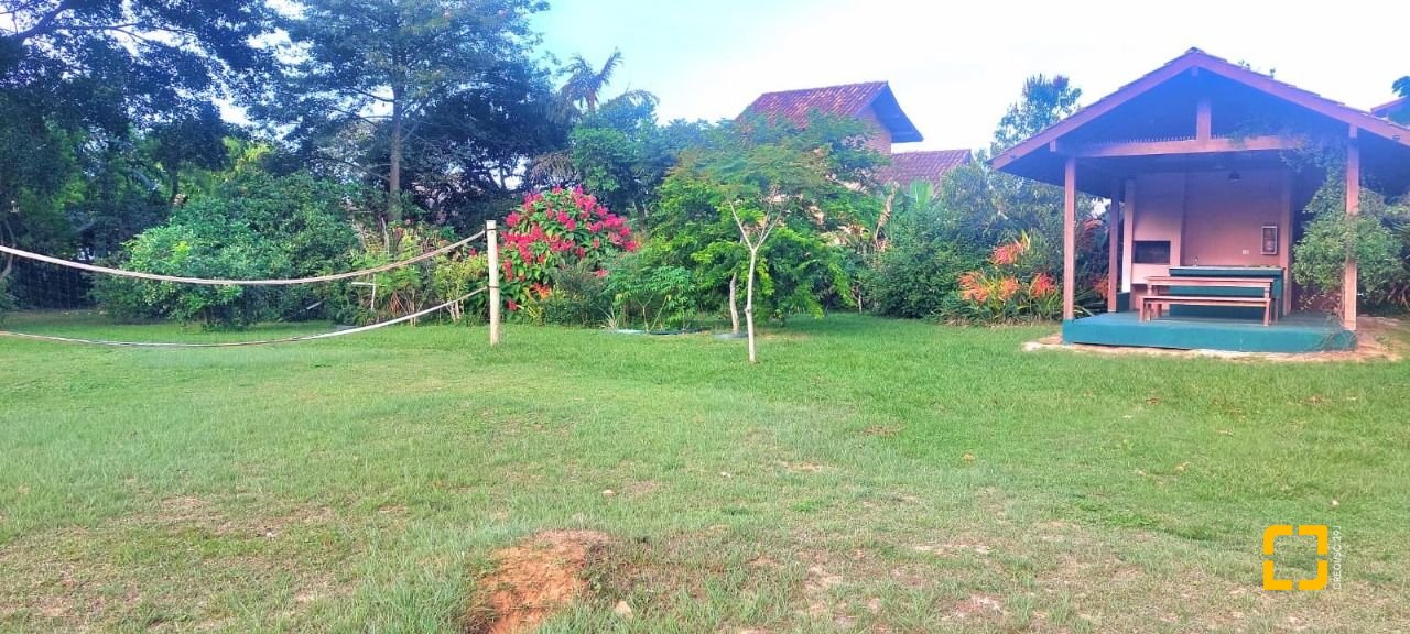 Casa com 362m², 3 quartos (sendo 1 suíte), 2 garagens, no bairro Novo Campeche em Florianópolis