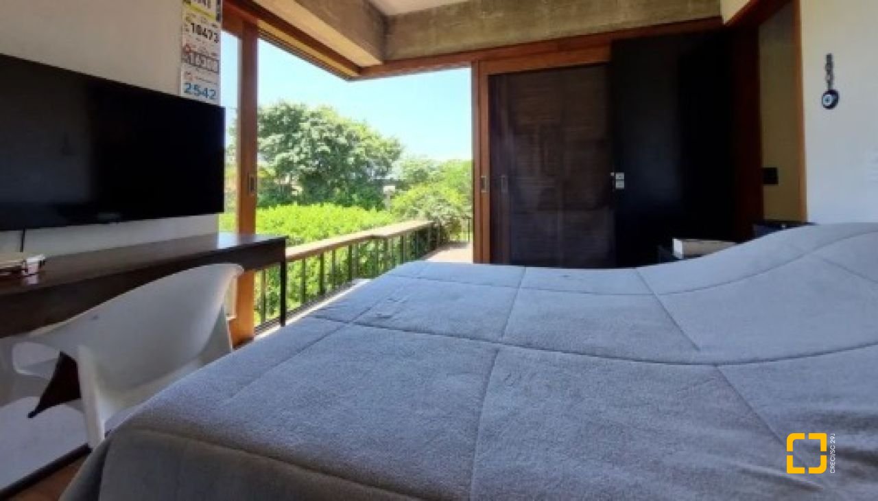 Casa com 362m², 3 quartos (sendo 1 suíte), 2 garagens, no bairro Novo Campeche em Florianópolis