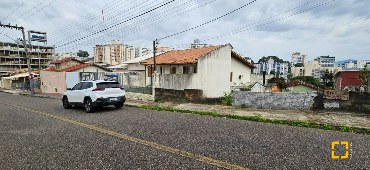 Terreno com 310m², no bairro Estreito em Florianópolis
