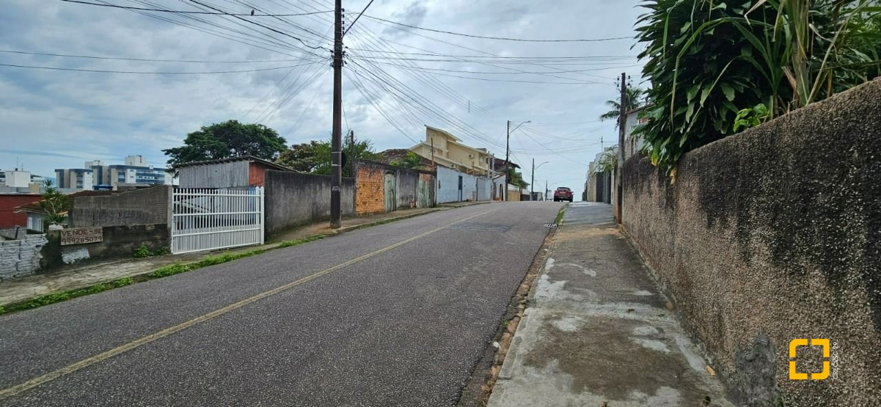 Terreno com 310m², no bairro Estreito em Florianópolis