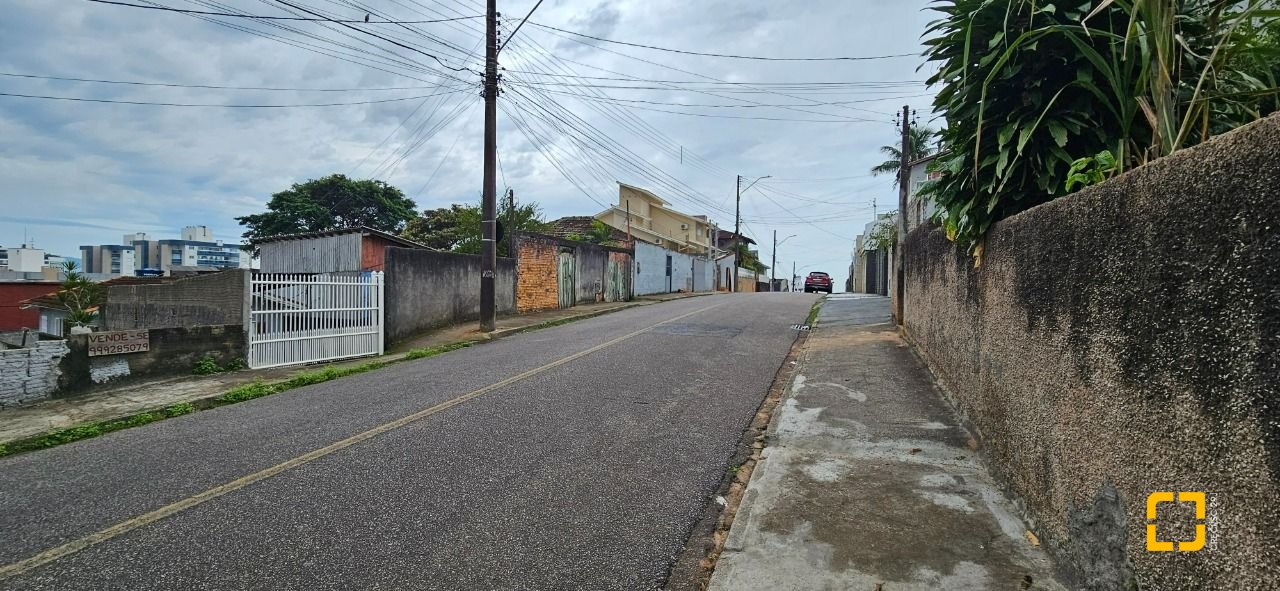 Terreno com 310m², no bairro Estreito em Florianópolis