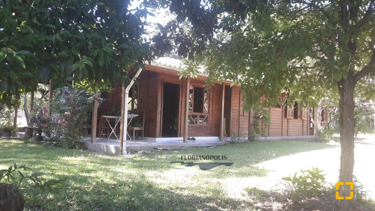 Sítio com 210m², 5 quartos (sendo 2 suítes), 10 garagens, no bairro Ratones em Florianópolis