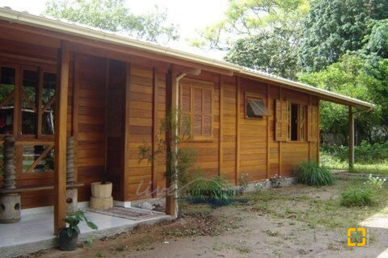 Sítio com 210m², 5 quartos (sendo 2 suítes), 10 garagens, no bairro Ratones em Florianópolis