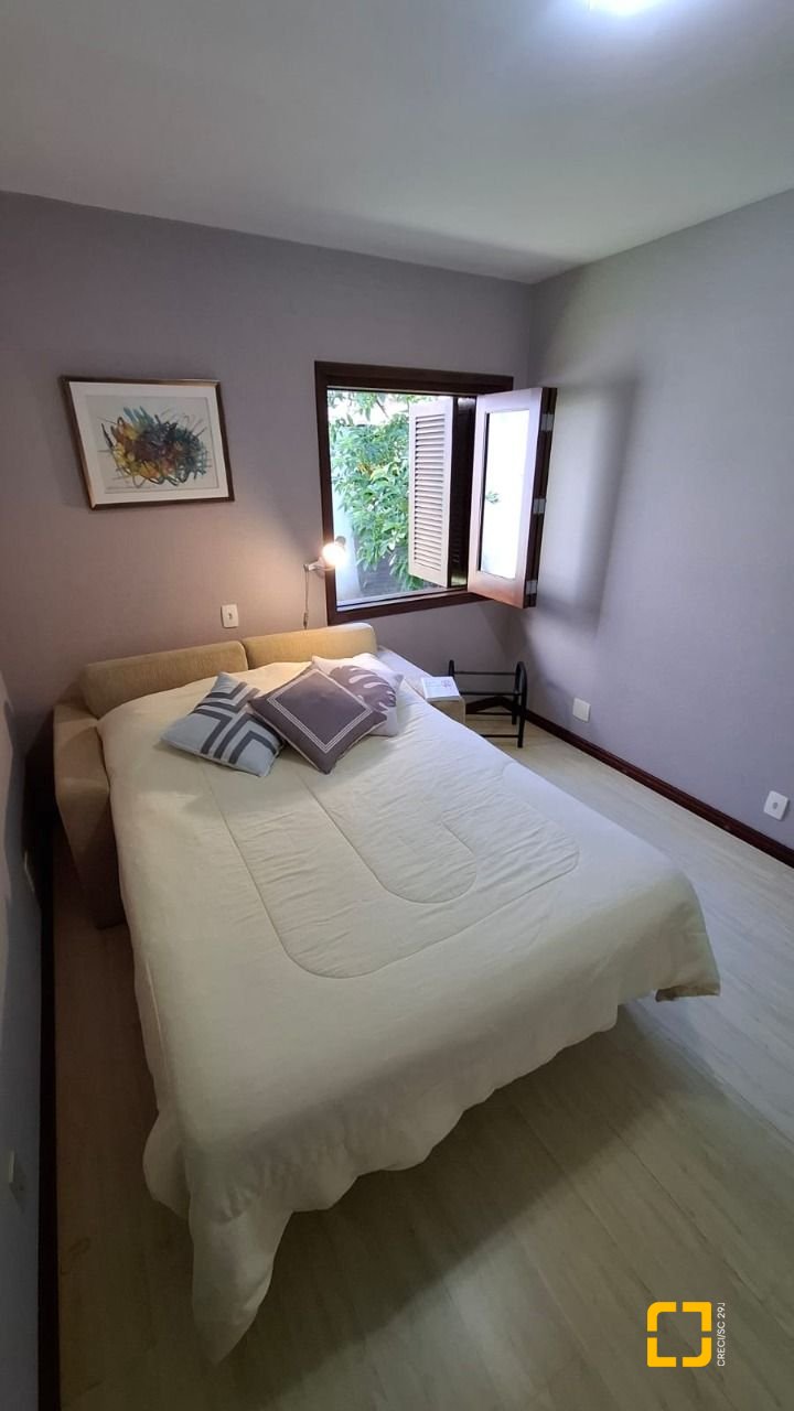 Casa com 400m², 5 quartos (sendo 1 suíte), no bairro Itaguaçu em Florianópolis
