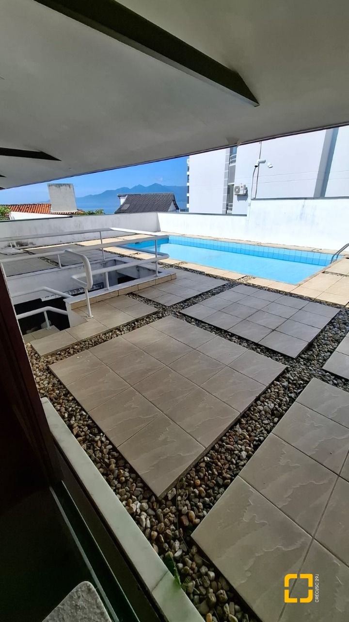 Casa com 400m², 5 quartos (sendo 1 suíte), no bairro Itaguaçu em Florianópolis