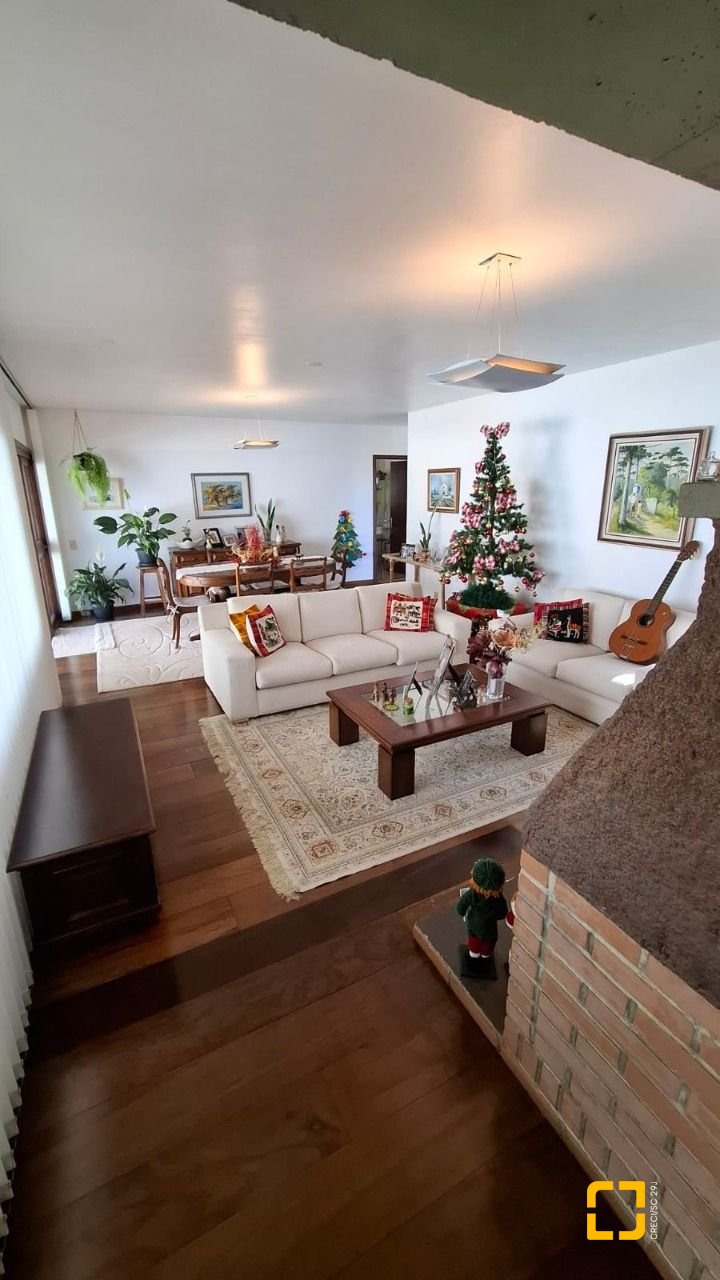 Casa com 400m², 5 quartos (sendo 1 suíte), no bairro Itaguaçu em Florianópolis