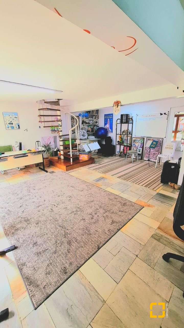 Casa com 400m², 5 quartos (sendo 1 suíte), no bairro Itaguaçu em Florianópolis