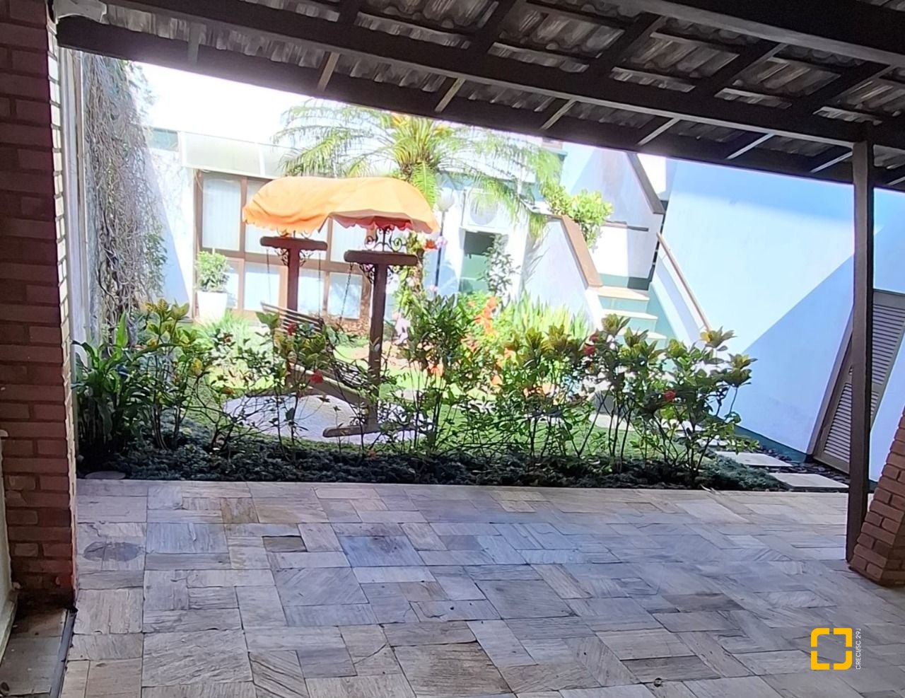 Casa com 400m², 5 quartos (sendo 1 suíte), no bairro Itaguaçu em Florianópolis
