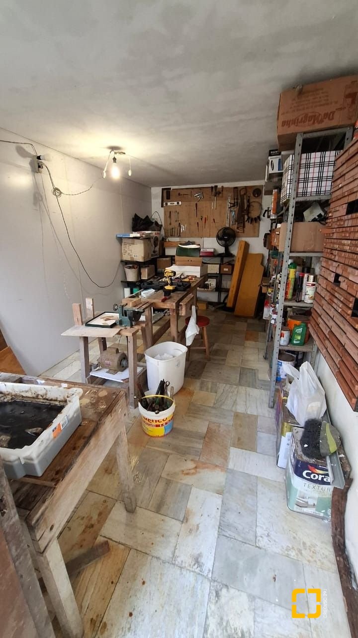 Casa com 400m², 5 quartos (sendo 1 suíte), no bairro Itaguaçu em Florianópolis