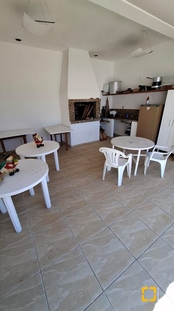 Casa com 400m², 5 quartos (sendo 1 suíte), no bairro Itaguaçu em Florianópolis