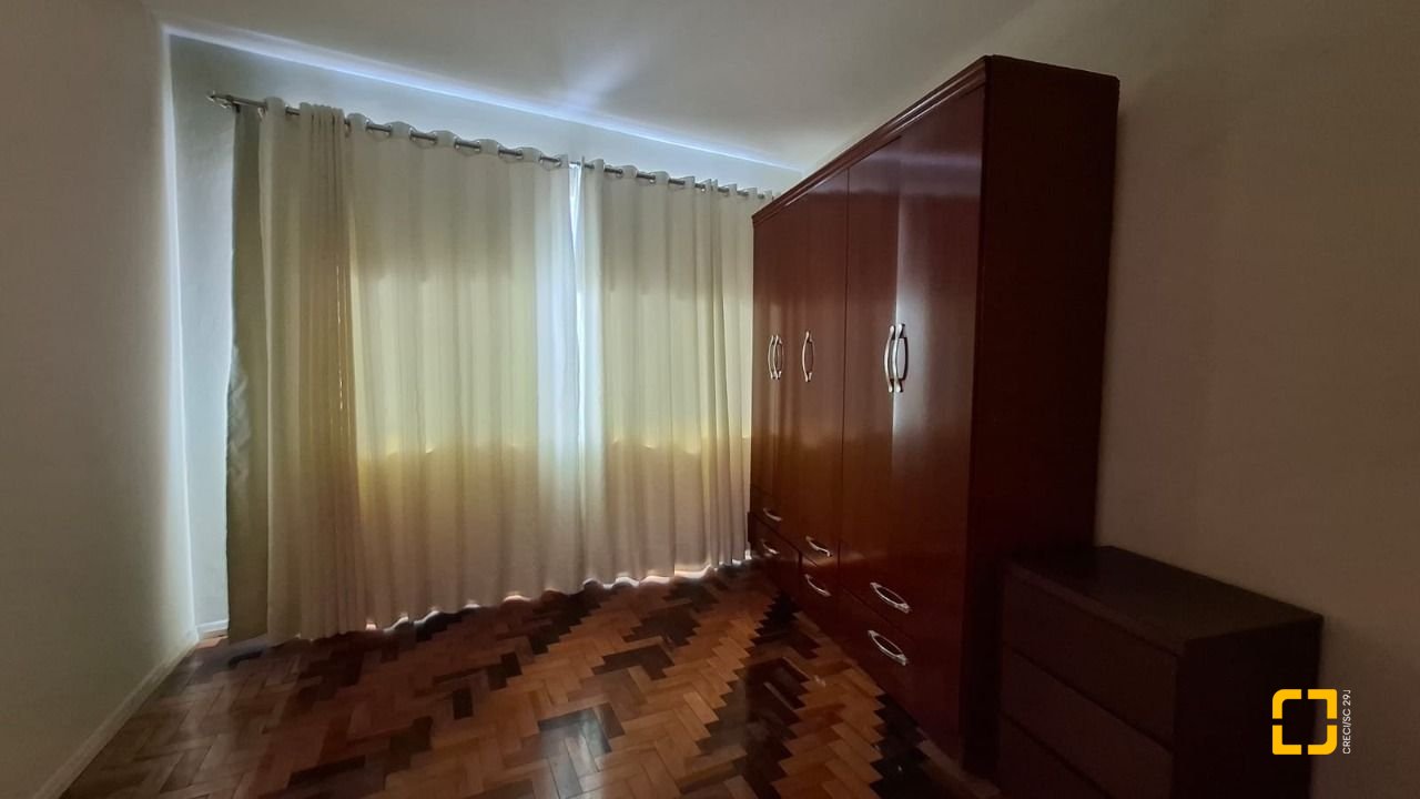 Casa com 345m², 2 garagens, no bairro Canto em Florianópolis