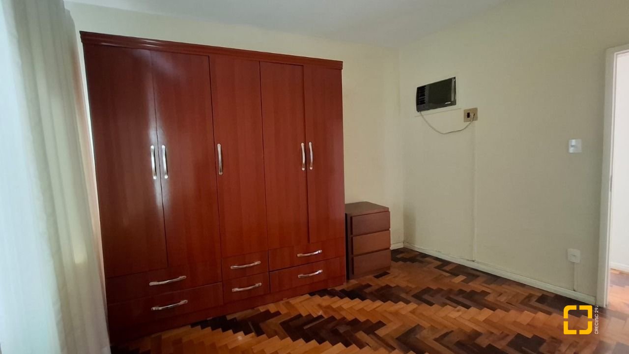 Casa com 345m², 2 garagens, no bairro Canto em Florianópolis