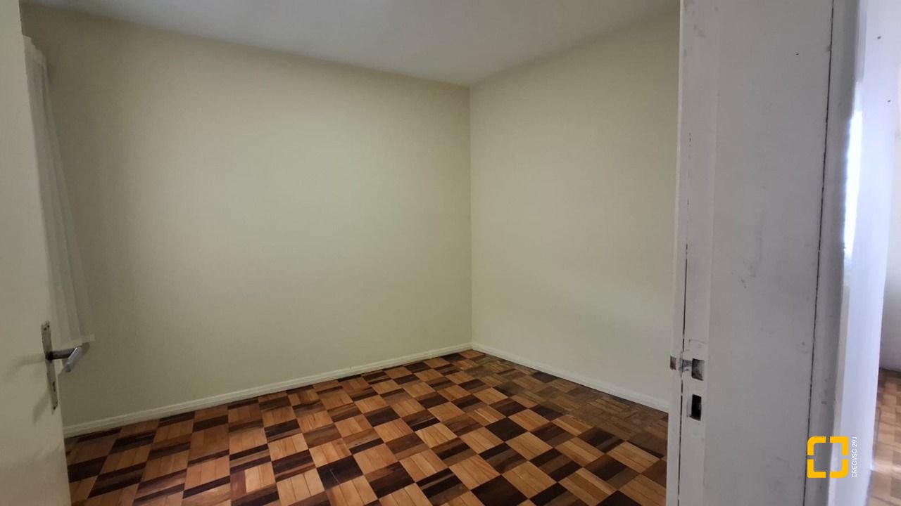 Casa com 345m², 2 garagens, no bairro Canto em Florianópolis