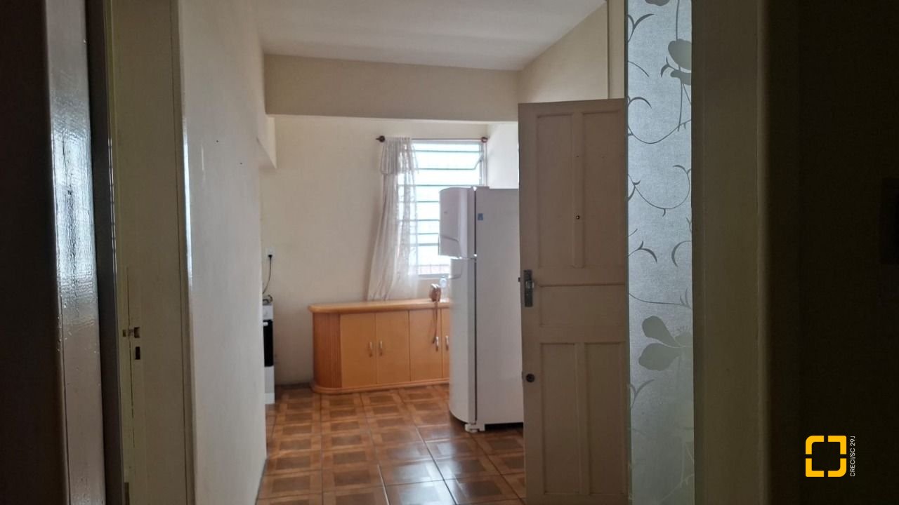 Casa com 345m², 2 garagens, no bairro Canto em Florianópolis