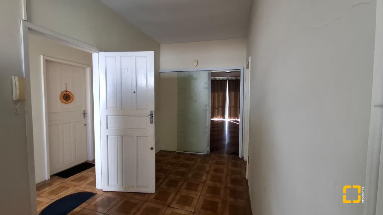 Casa com 345m², 2 garagens, no bairro Canto em Florianópolis