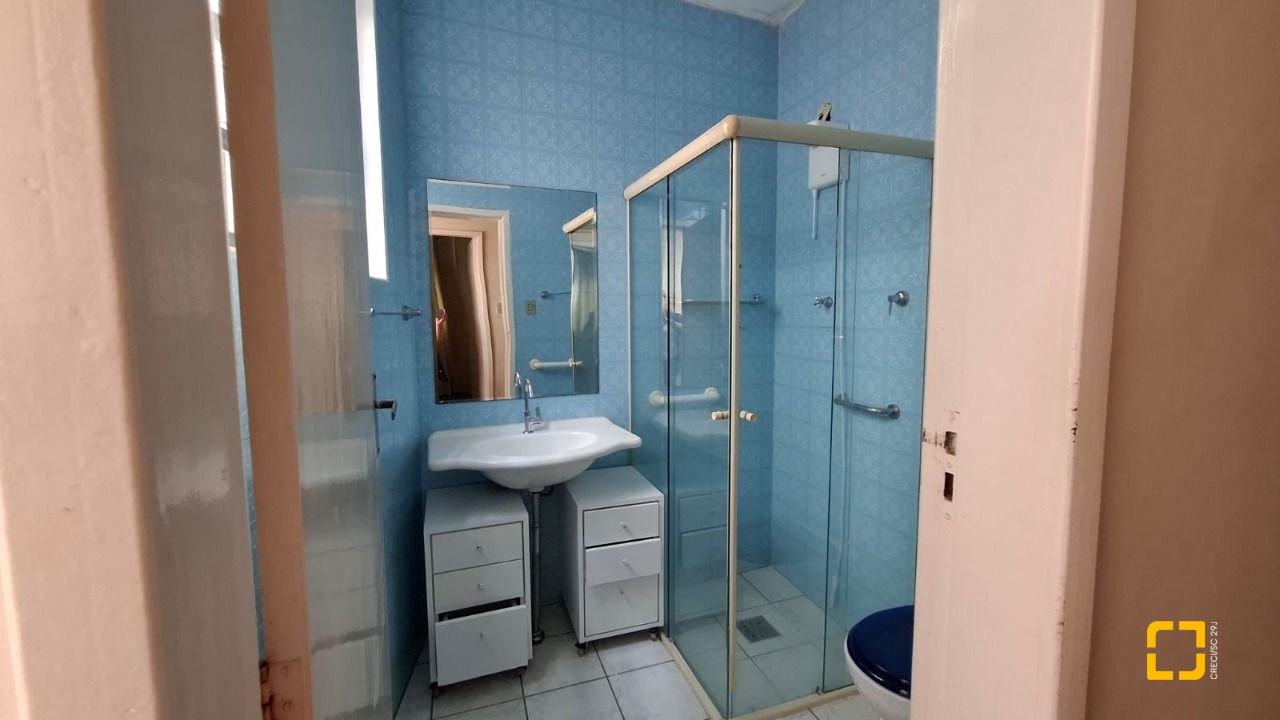 Casa com 345m², 2 garagens, no bairro Canto em Florianópolis