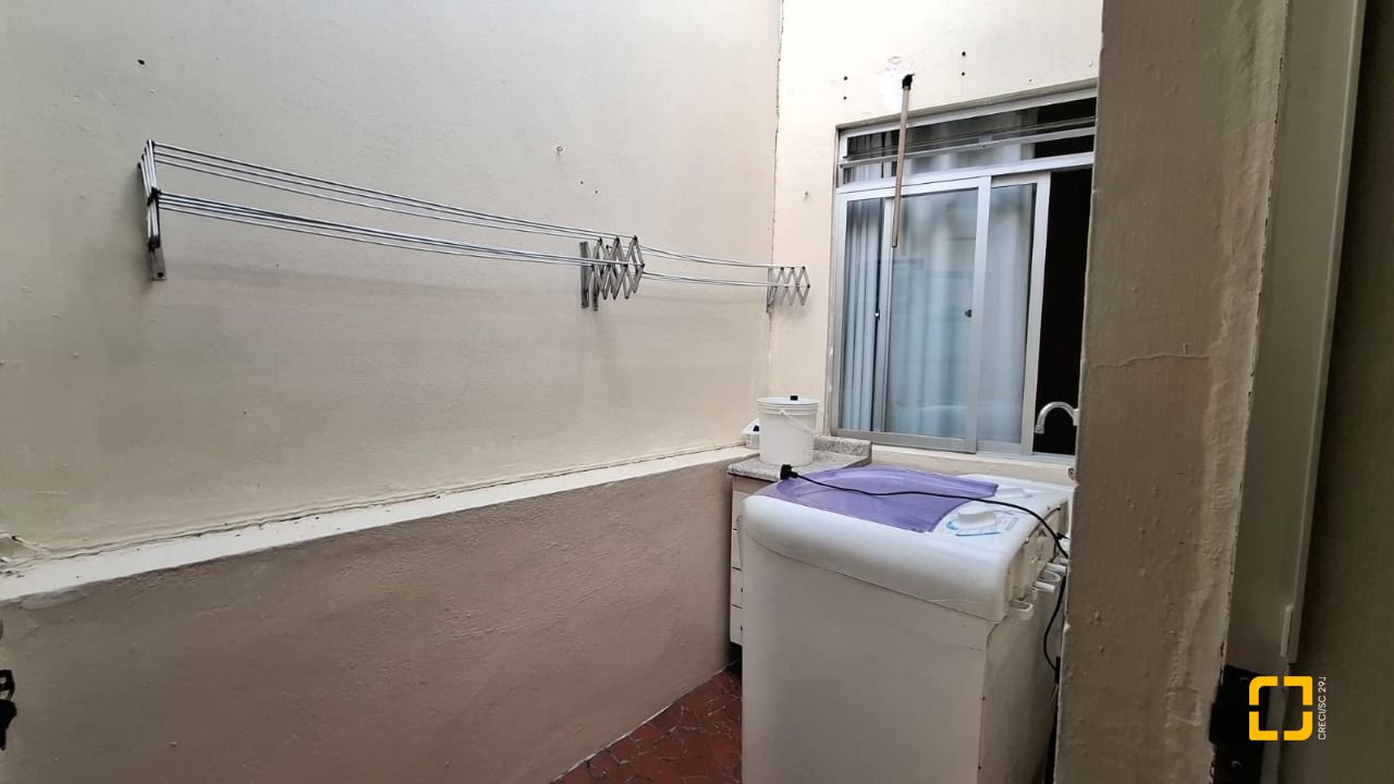 Casa com 345m², 2 garagens, no bairro Canto em Florianópolis