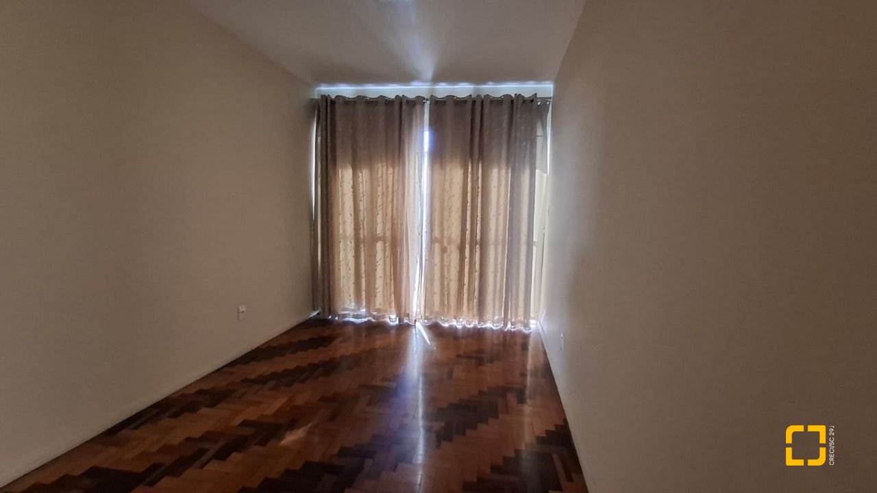 Casa com 345m², 2 garagens, no bairro Canto em Florianópolis