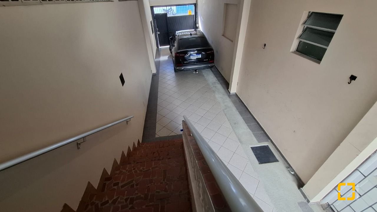 Casa com 345m², 2 garagens, no bairro Canto em Florianópolis