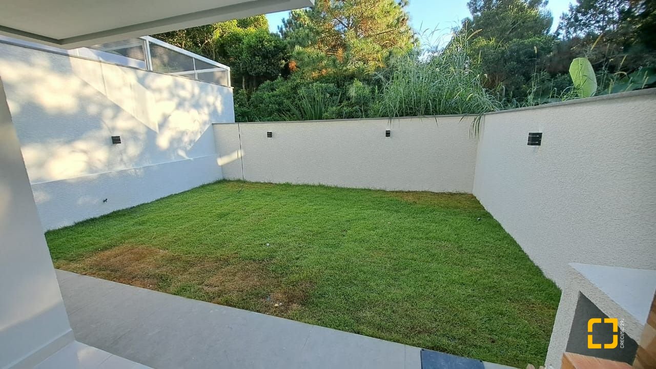 Casa com 140m², 3 quartos (sendo 1 suíte), 2 garagens, no bairro Ingleses do Rio Vermelho em Florianópolis