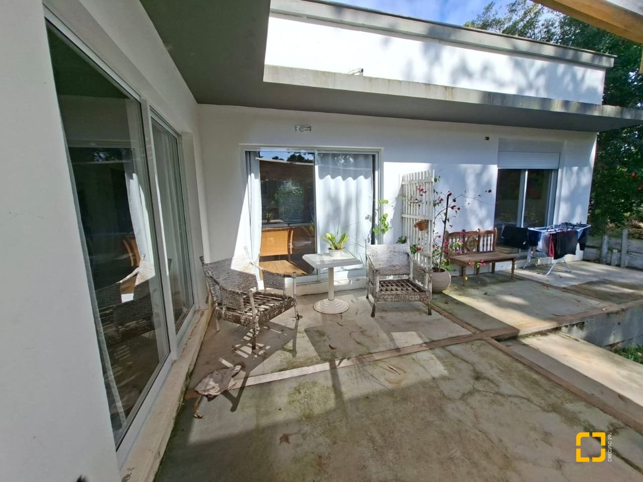 Casa com 190m², 2 quartos (sendo 2 suítes), 2 garagens, no bairro Ponta das Canas em Florianópolis