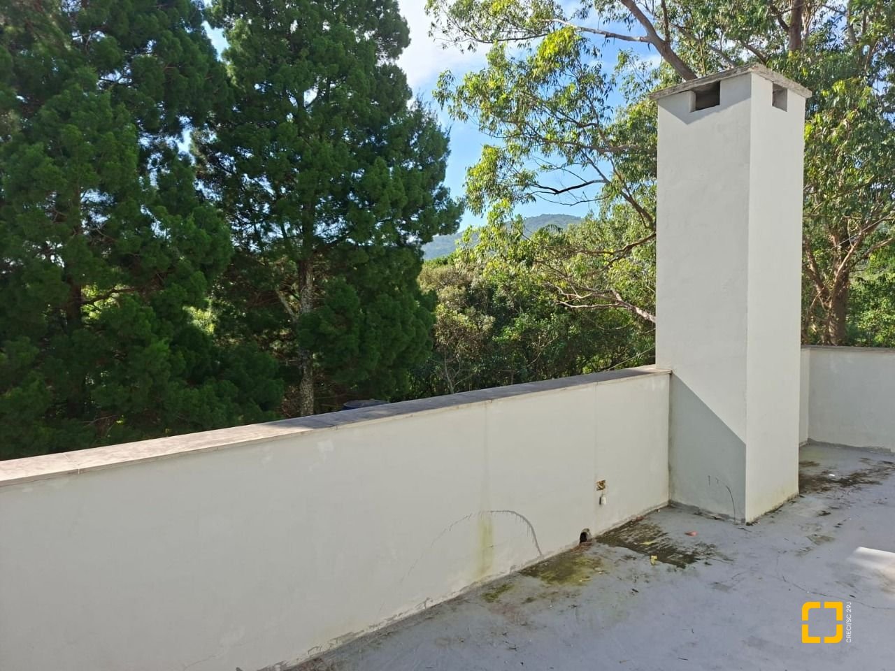 Casa com 190m², 2 quartos (sendo 2 suítes), 2 garagens, no bairro Ponta das Canas em Florianópolis