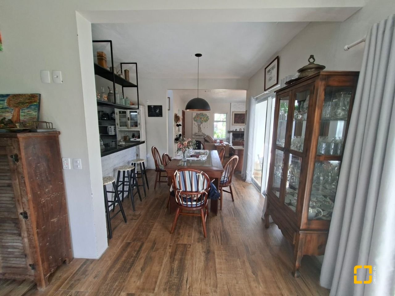 Casa com 190m², 2 quartos (sendo 2 suítes), 2 garagens, no bairro Ponta das Canas em Florianópolis