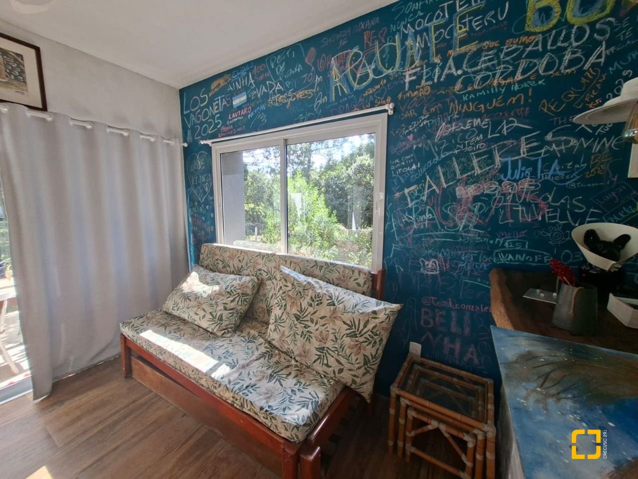 Casa com 190m², 2 quartos (sendo 2 suítes), 2 garagens, no bairro Ponta das Canas em Florianópolis