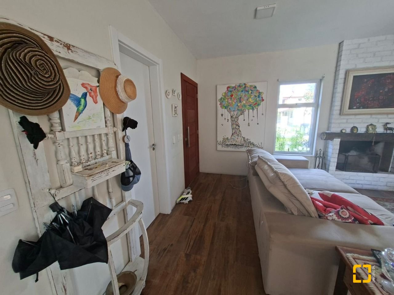 Casa com 190m², 2 quartos (sendo 2 suítes), 2 garagens, no bairro Ponta das Canas em Florianópolis
