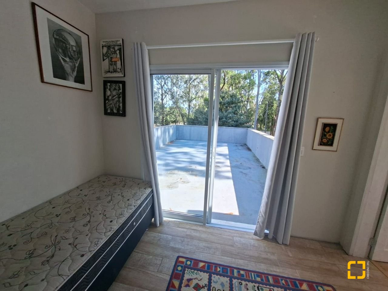 Casa com 190m², 2 quartos (sendo 2 suítes), 2 garagens, no bairro Ponta das Canas em Florianópolis