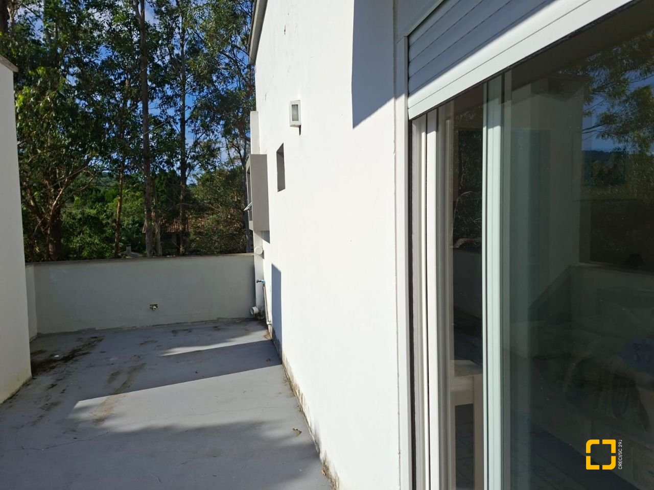 Casa com 190m², 2 quartos (sendo 2 suítes), 2 garagens, no bairro Ponta das Canas em Florianópolis
