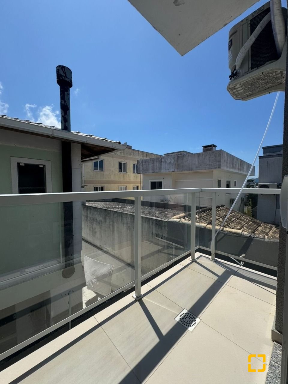 Apartamento com 58m², 3 quartos (sendo 1 suíte), 1 garagem, no bairro Ingleses em Florianópolis