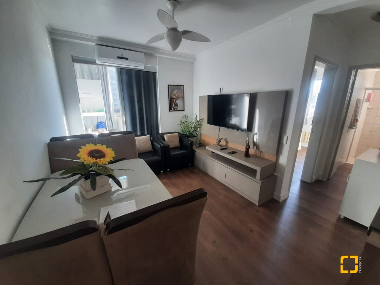 Apartamento com 41m², 1 quarto, 1 garagem, no bairro Campinas em São José