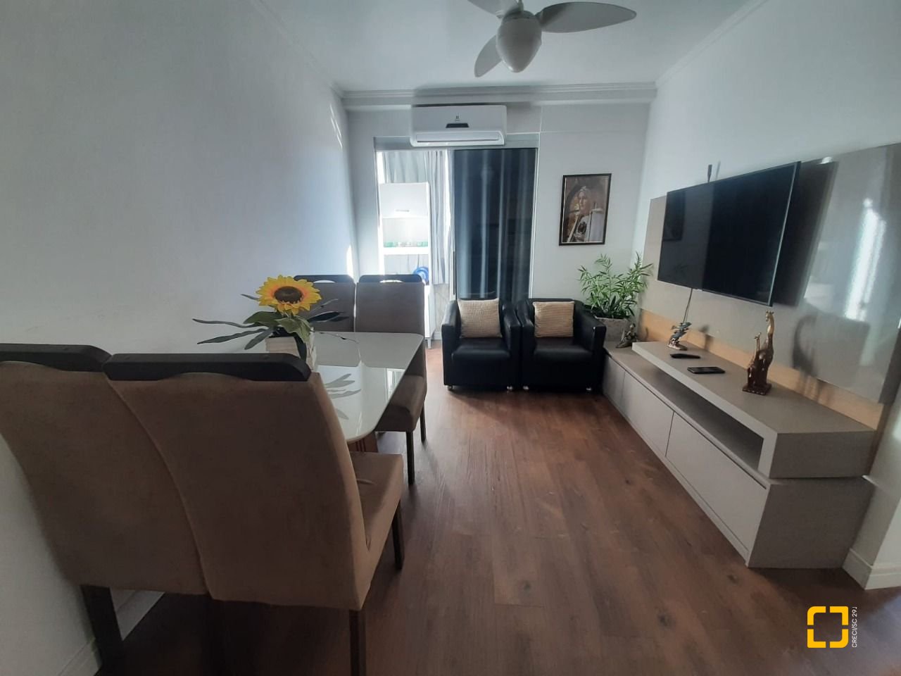 Apartamento com 41m², 1 quarto, 1 garagem, no bairro Campinas em São José