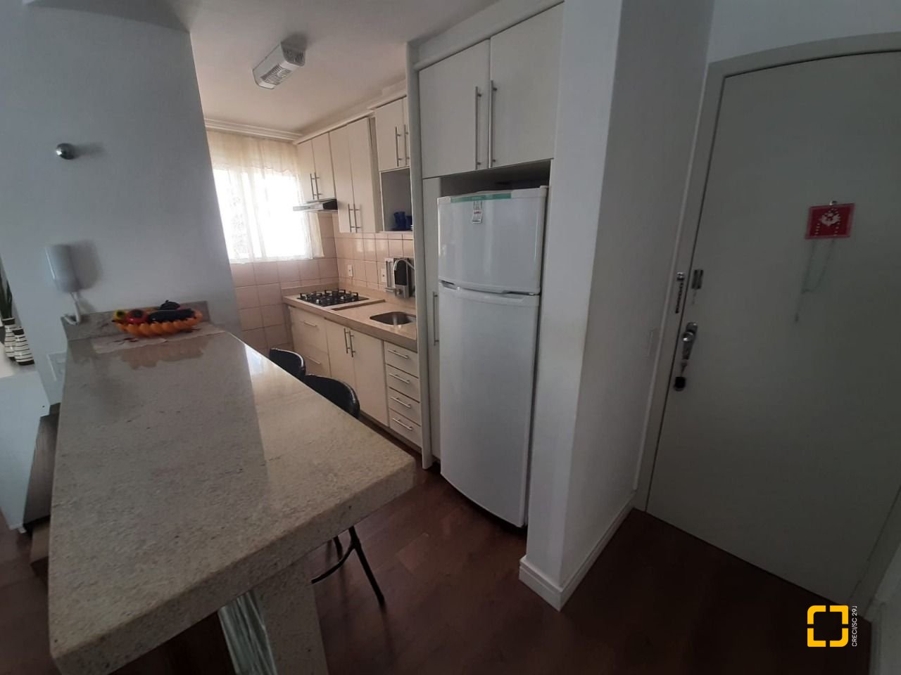 Apartamento com 41m², 1 quarto, 1 garagem, no bairro Campinas em São José