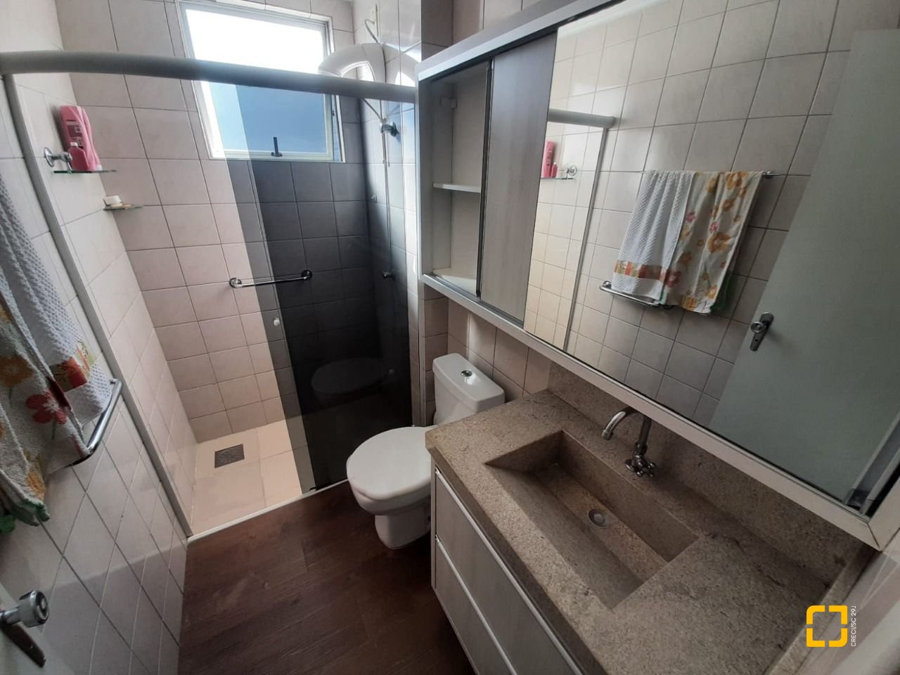 Apartamento com 41m², 1 quarto, 1 garagem, no bairro Campinas em São José