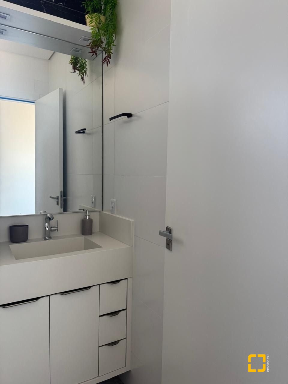 Apartamento com 68m², 3 quartos (sendo 1 suíte), 1 garagem, no bairro Ingleses em Florianópolis