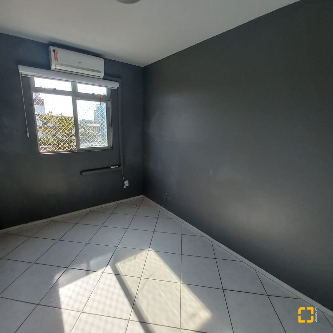 Apartamento com 68m², 3 quartos, 1 garagem, no bairro Barreiros em São José