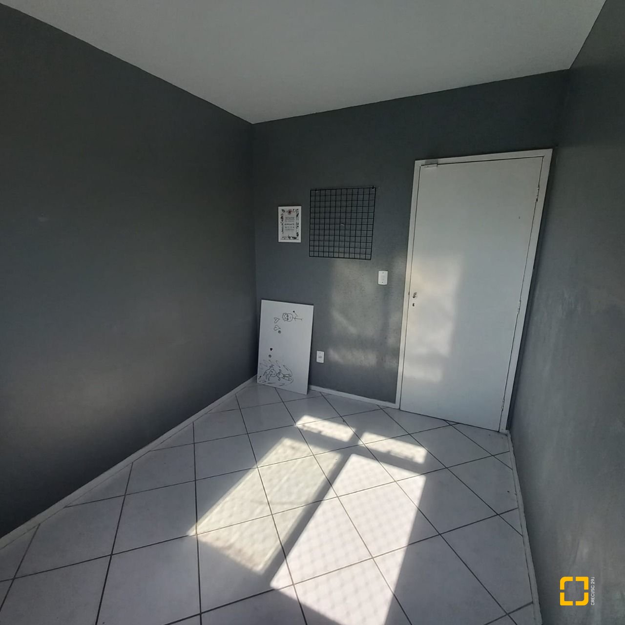 Apartamento com 68m², 3 quartos, 1 garagem, no bairro Barreiros em São José