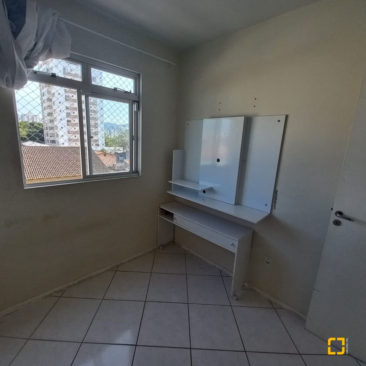 Apartamento com 68m², 3 quartos, 1 garagem, no bairro Barreiros em São José