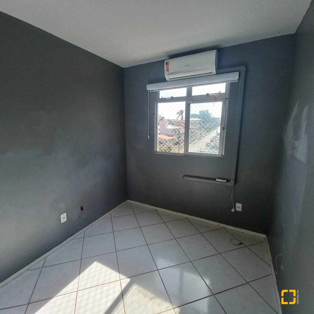 Apartamento com 68m², 3 quartos, 1 garagem, no bairro Barreiros em São José