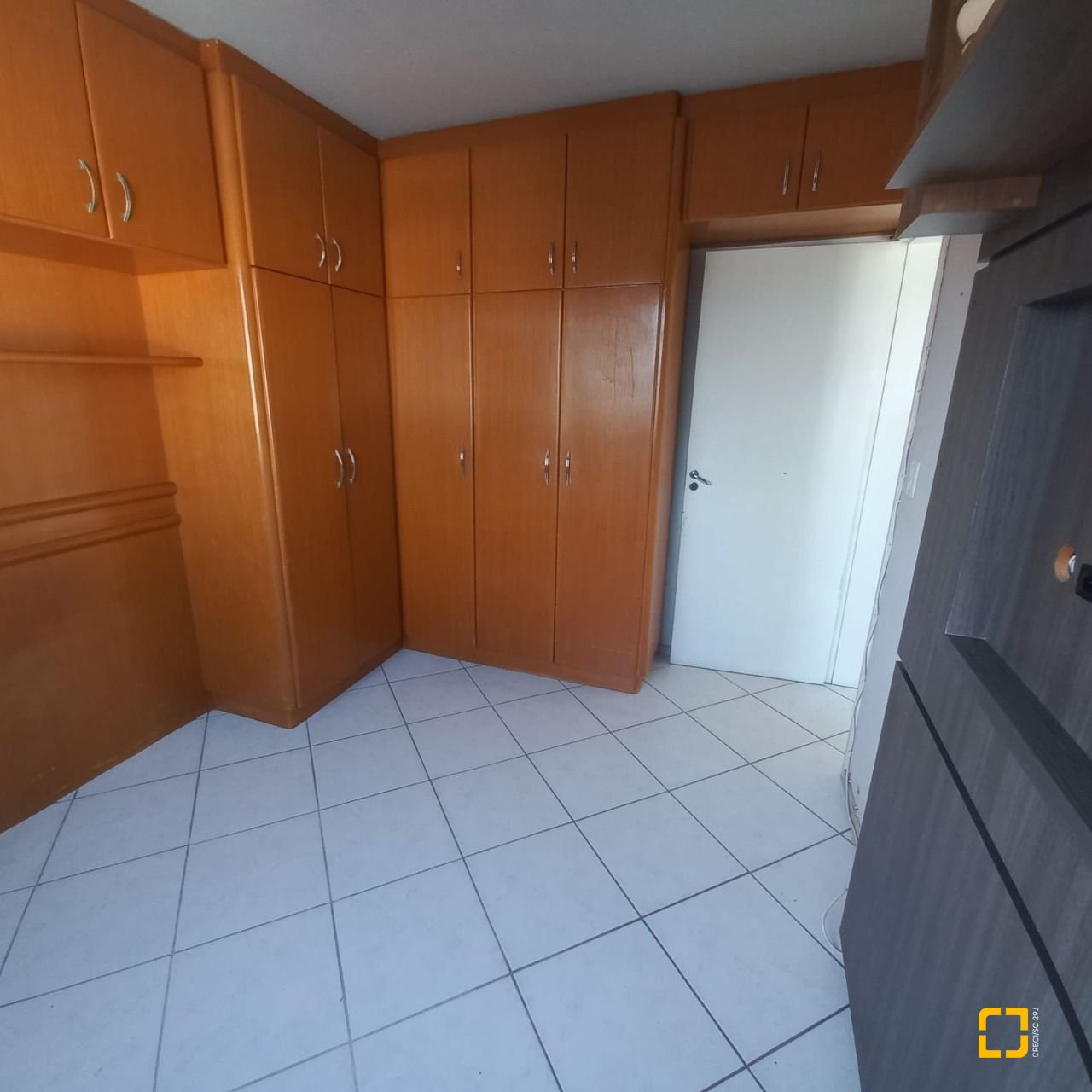 Apartamento com 68m², 3 quartos, 1 garagem, no bairro Barreiros em São José