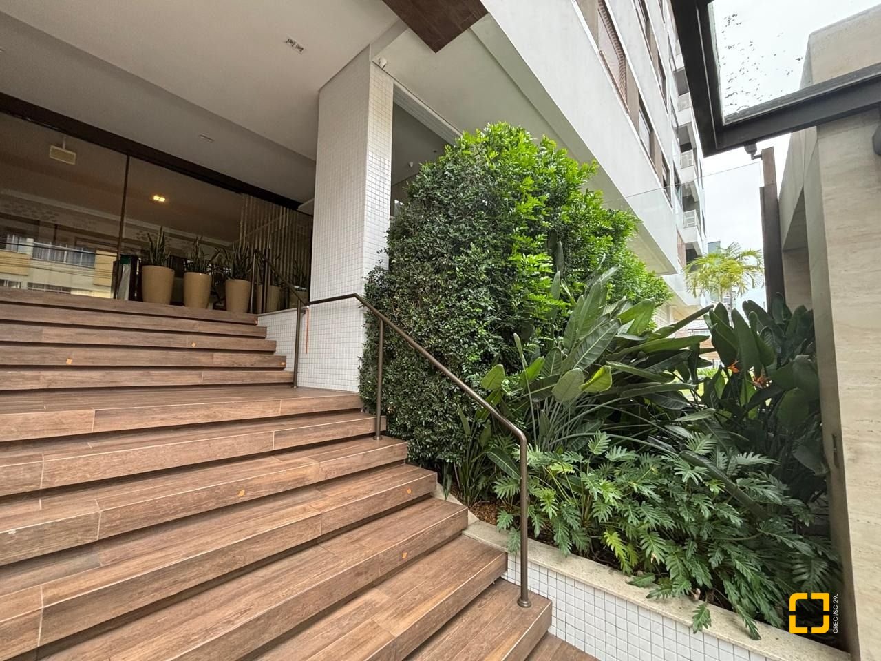Apartamento com 65m², 3 quartos (sendo 1 suíte), 1 garagem, no bairro Capoeiras em Florianópolis