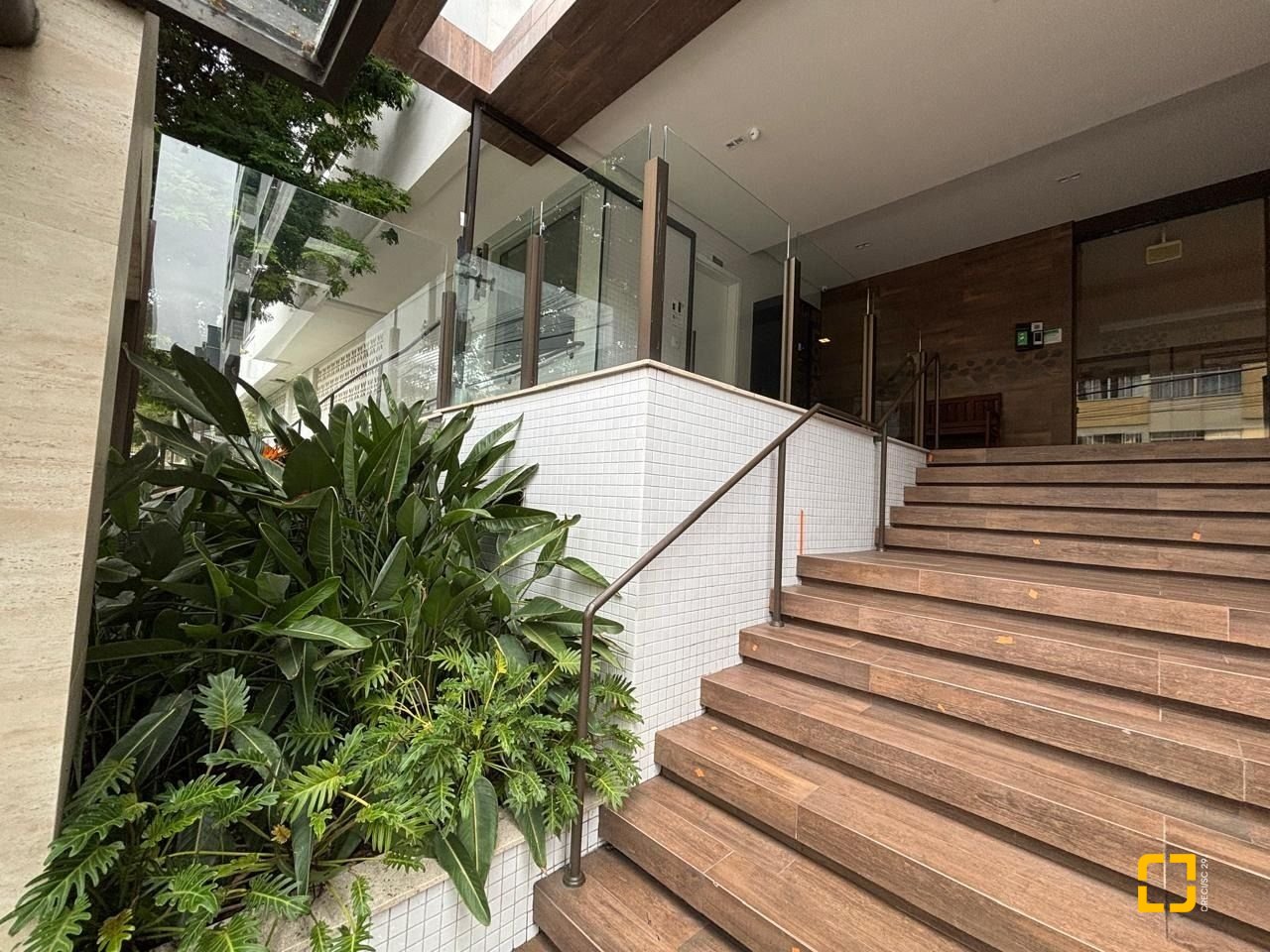 Apartamento com 65m², 3 quartos (sendo 1 suíte), 1 garagem, no bairro Capoeiras em Florianópolis